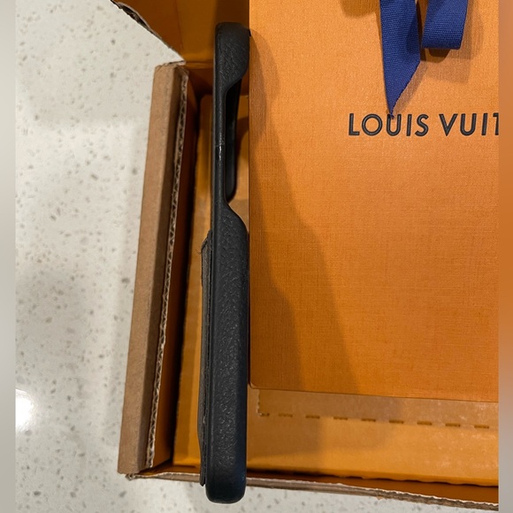 Authentic Louis Vuitton Bumper Pallas iPhone 12 & 13 Pro Max Wallet Case - Picture 3 of 10